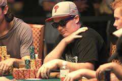 Paul Volpe in action at the 2014 WSOP.