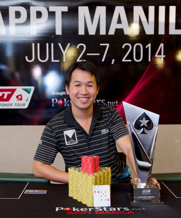 Thanh Ha Duong with the APPT8 Manila Trophy